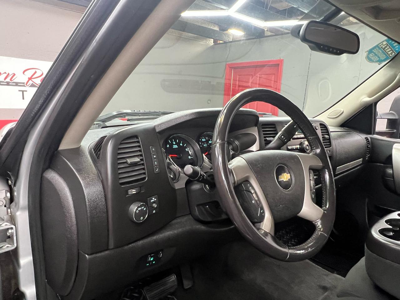 Chevrolet Silverado 2500HD LT Crew Cab 4WD 2012
