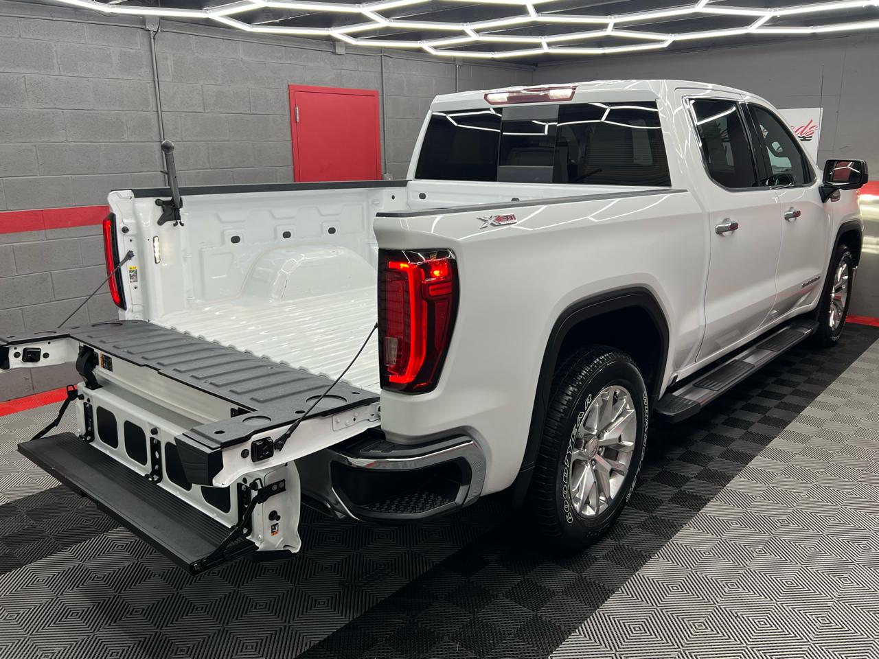 GMC Sierra 1500 SLT Crew Cab Short Box 4WD 2020