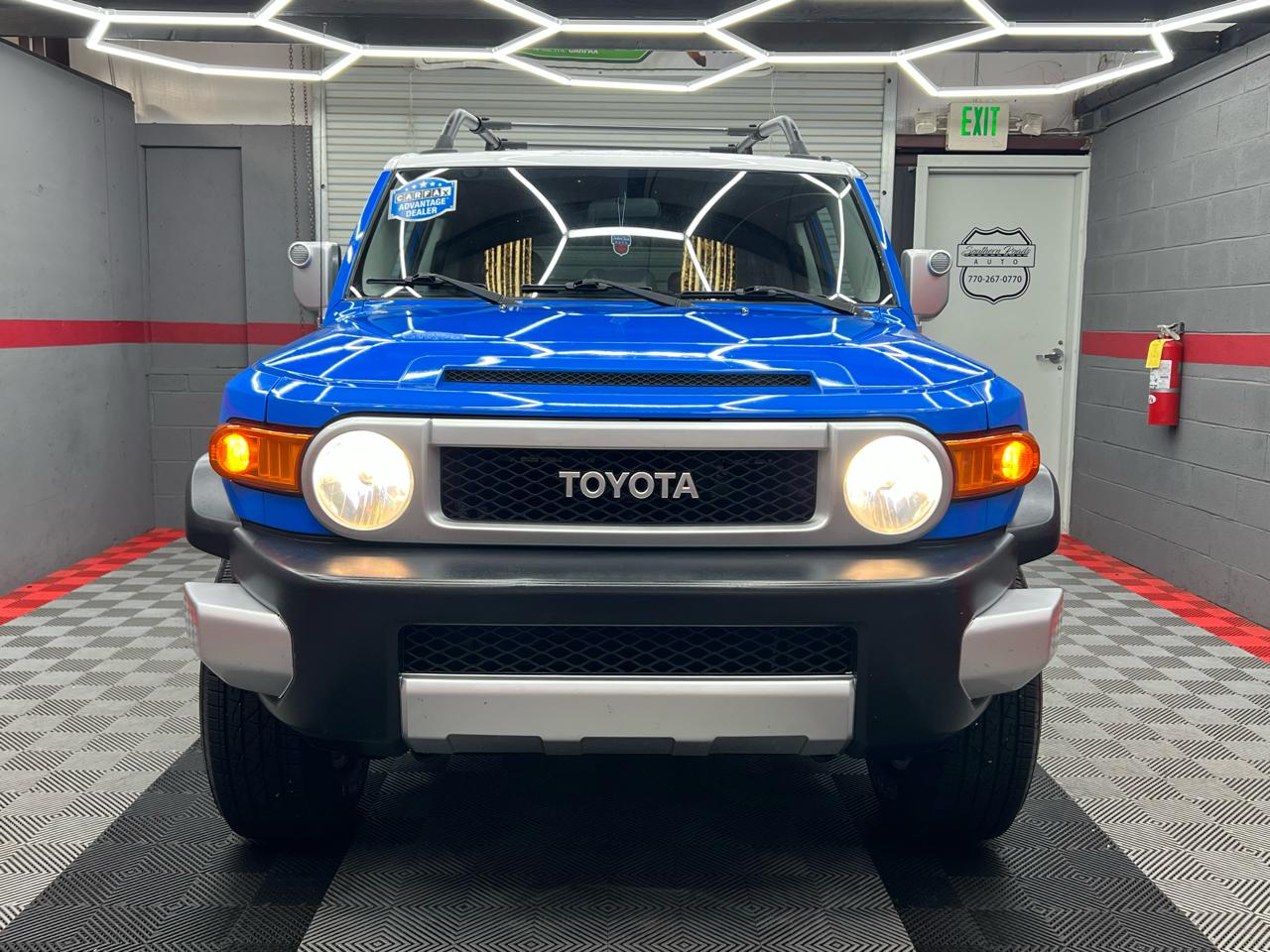 Toyota FJ Cruiser 4D SUV RWD 2007