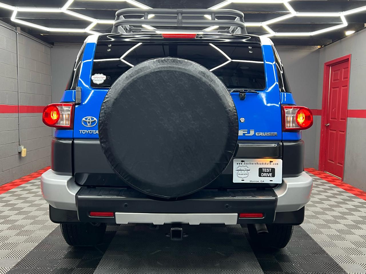 Toyota FJ Cruiser 4D SUV RWD 2007