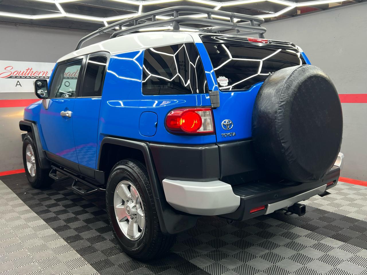 Toyota FJ Cruiser 4D SUV RWD 2007