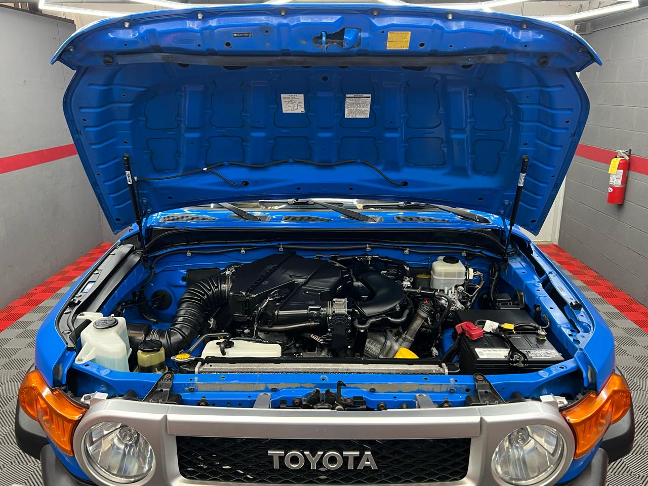 Toyota FJ Cruiser 4D SUV RWD 2007