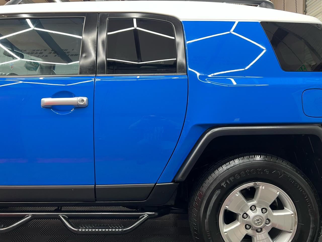 Toyota FJ Cruiser 4D SUV RWD 2007
