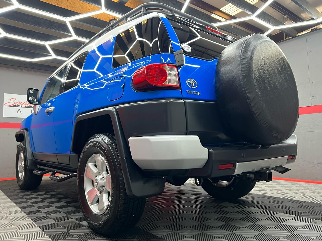Toyota FJ Cruiser 4D SUV RWD 2007