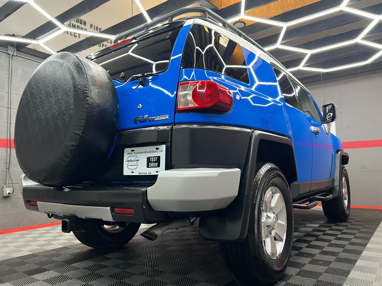 Toyota FJ Cruiser 4D SUV RWD 2007