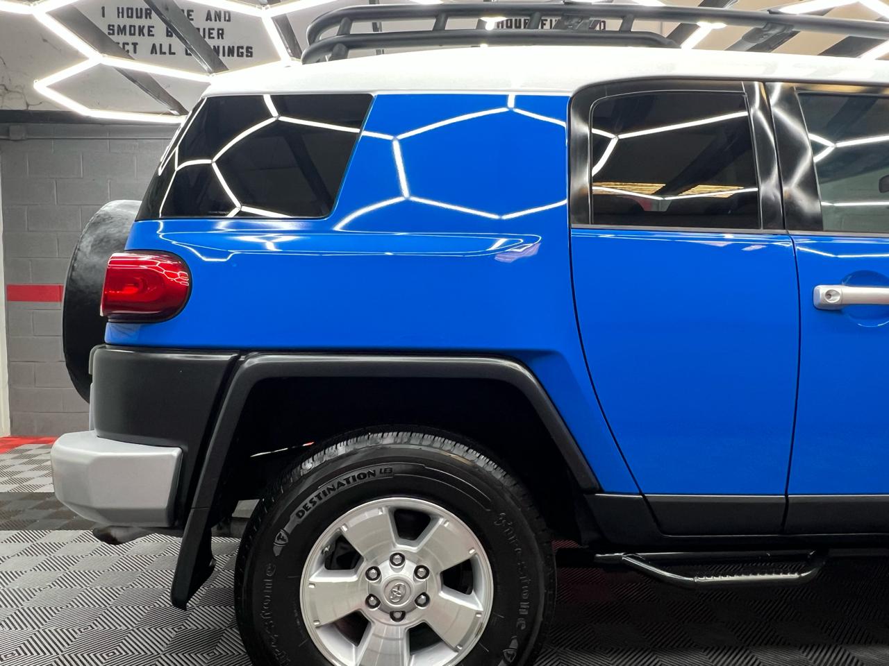 Toyota FJ Cruiser 4D SUV RWD 2007