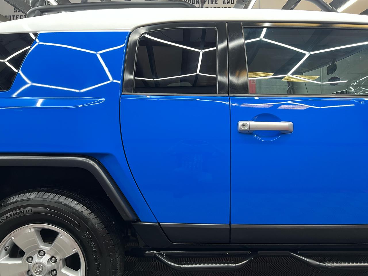 Toyota FJ Cruiser 4D SUV RWD 2007