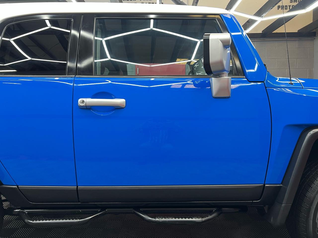 Toyota FJ Cruiser 4D SUV RWD 2007