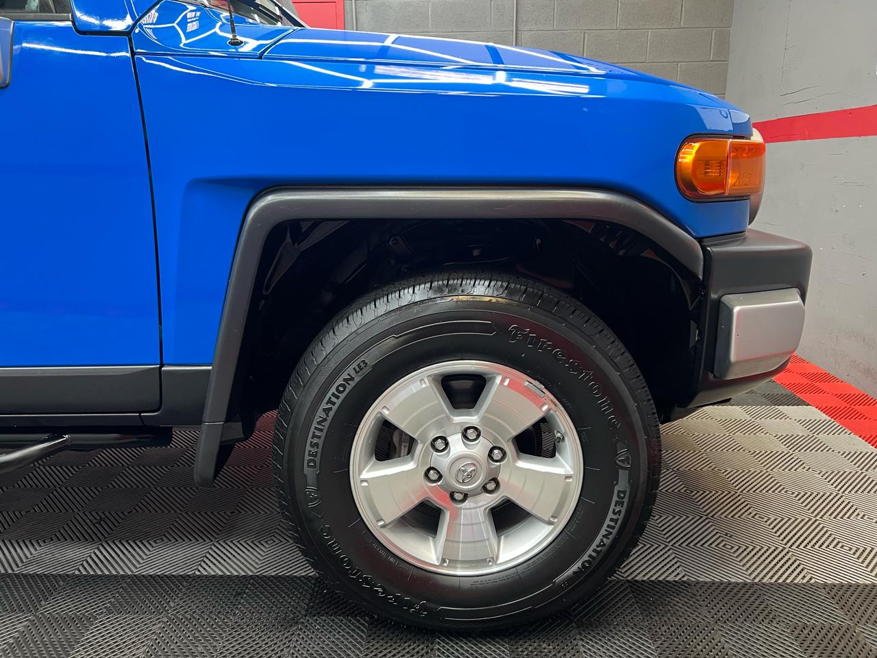 Toyota FJ Cruiser 4D SUV RWD 2007