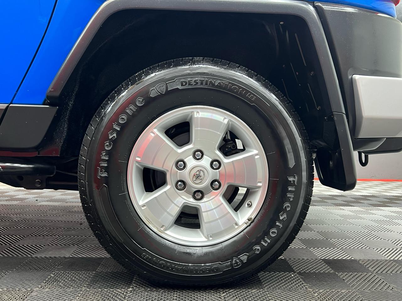 Toyota FJ Cruiser 4D SUV RWD 2007