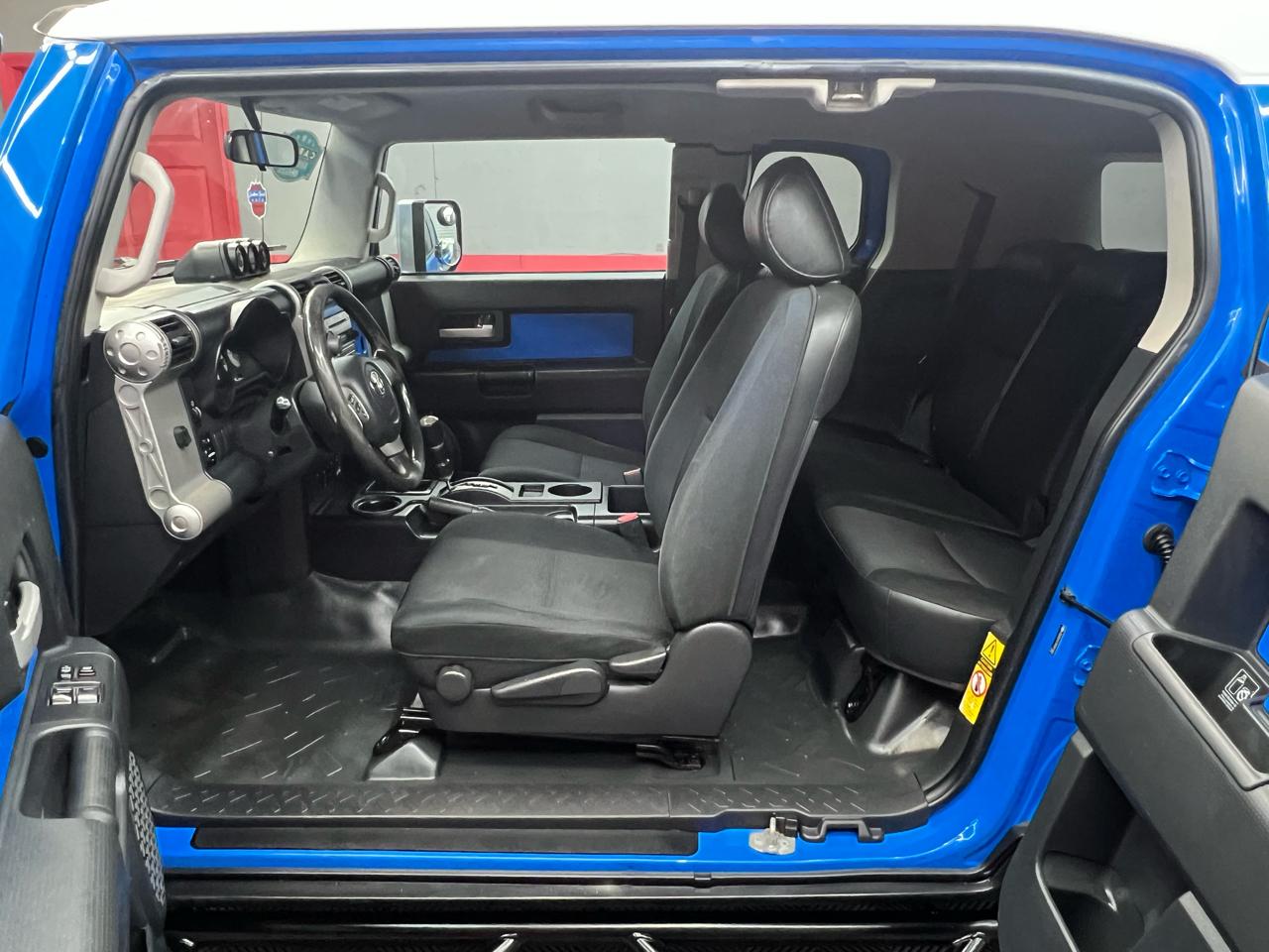 Toyota FJ Cruiser 4D SUV RWD 2007