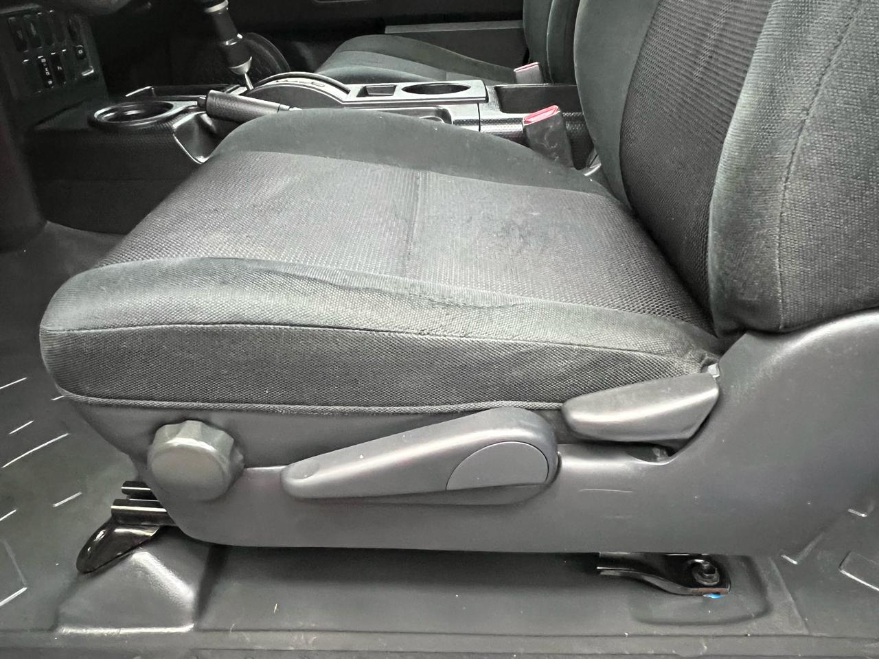 Toyota FJ Cruiser 4D SUV RWD 2007