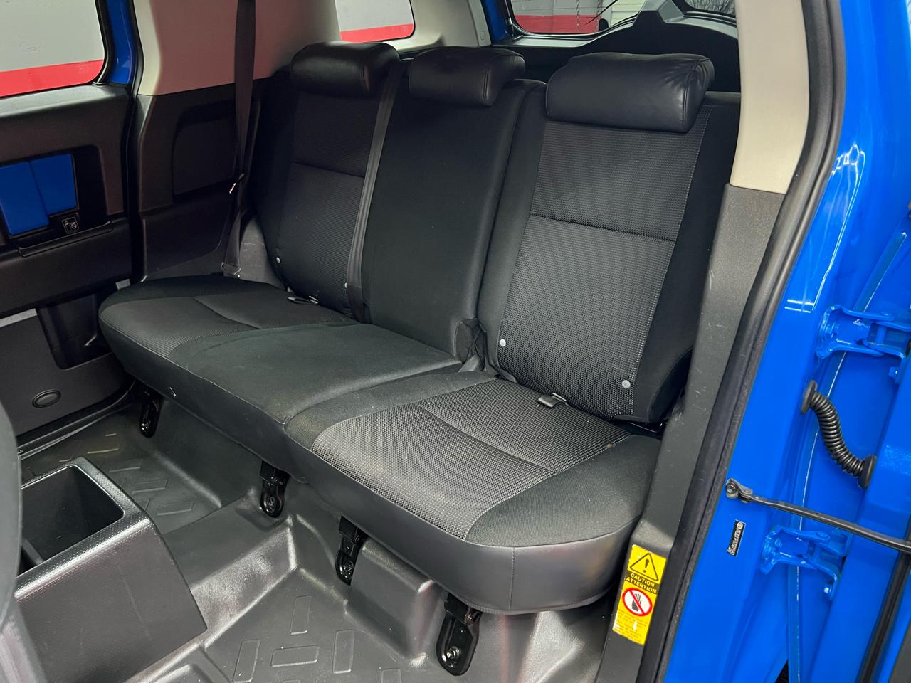Toyota FJ Cruiser 4D SUV RWD 2007
