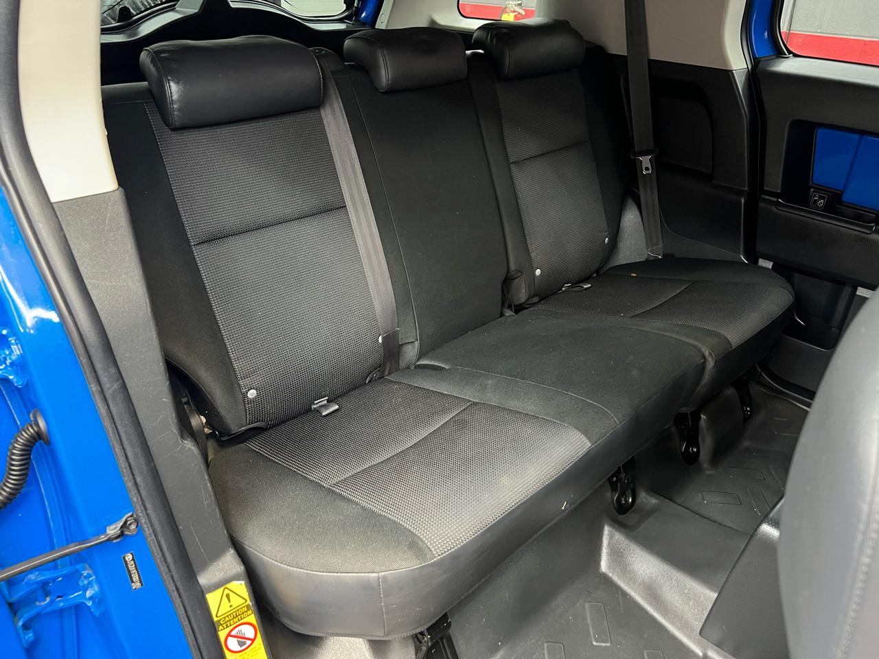 Toyota FJ Cruiser 4D SUV RWD 2007