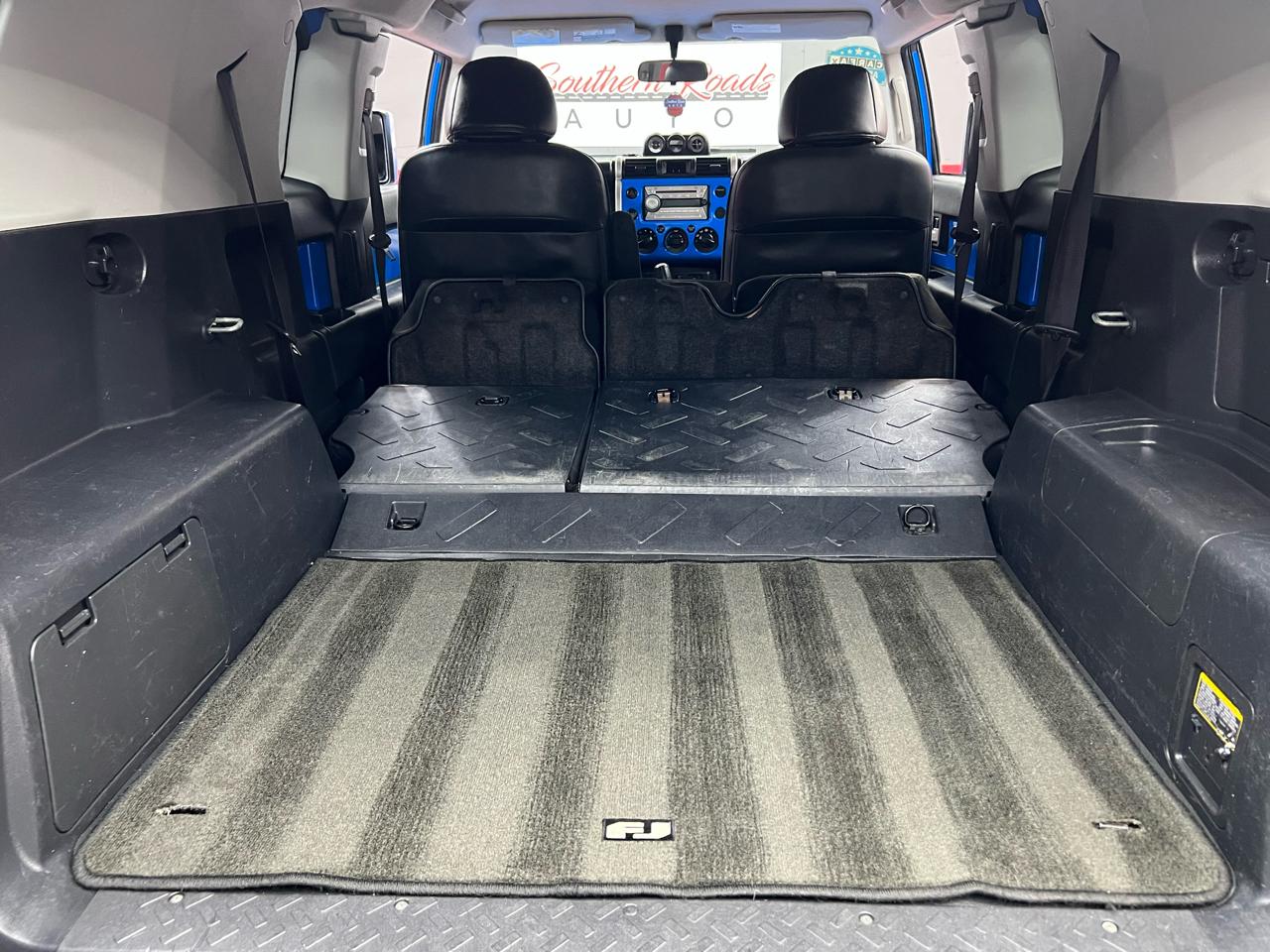 Toyota FJ Cruiser 4D SUV RWD 2007