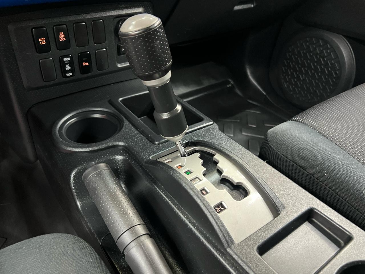 Toyota FJ Cruiser 4D SUV RWD 2007