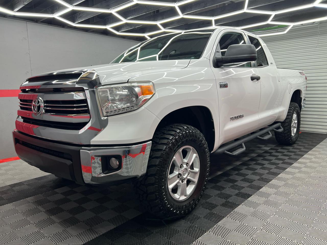 2016 Toyota Tundra SR5 5.7L Double Cab 4WD