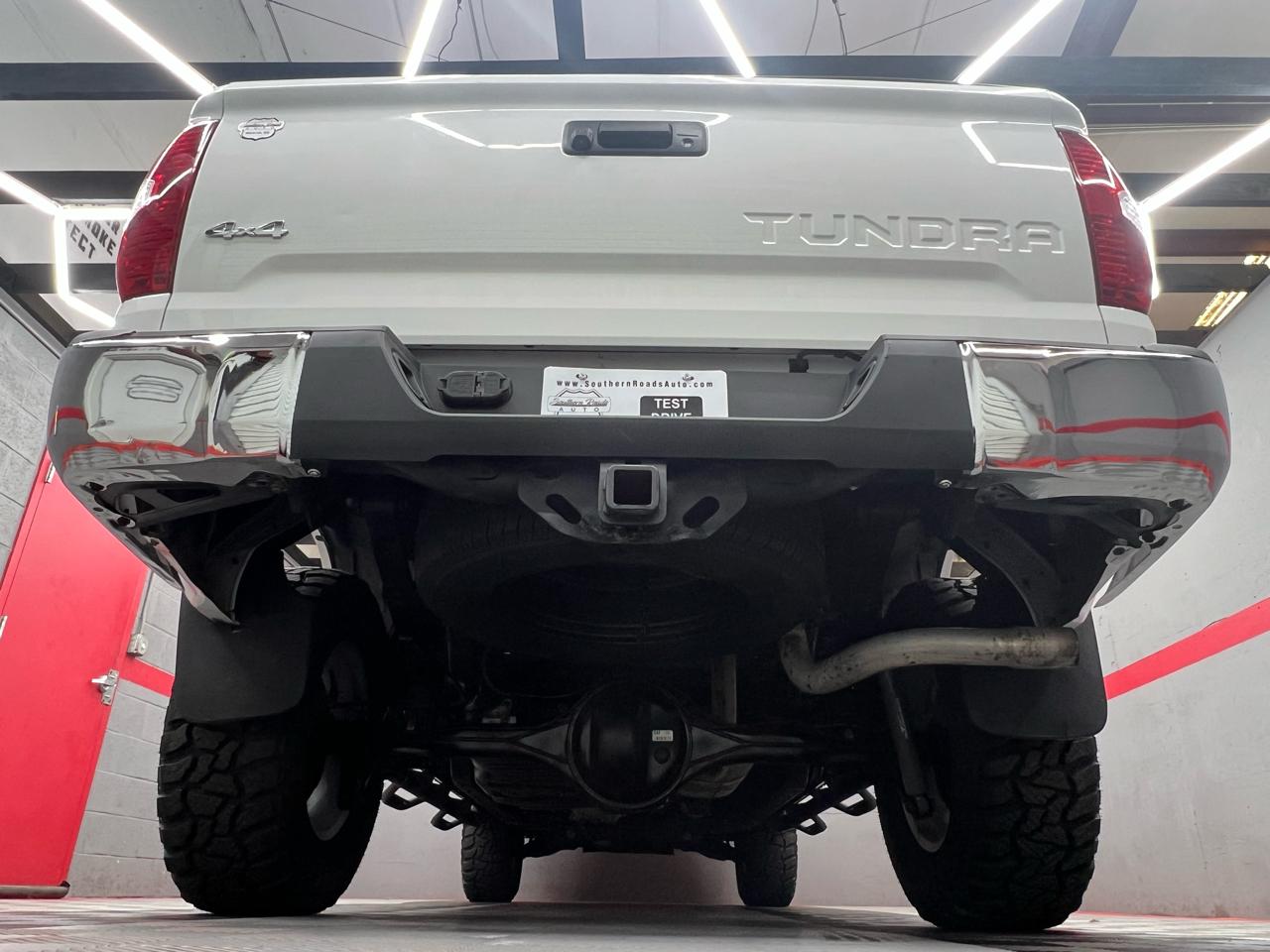 Toyota Tundra SR5 5.7L Double Cab 4WD 2016