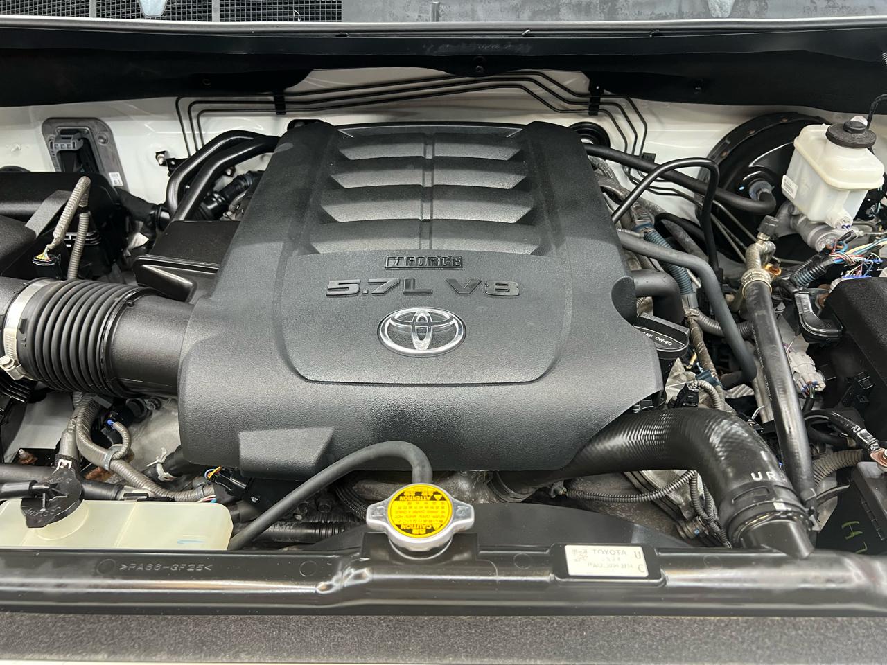 Toyota Tundra SR5 5.7L Double Cab 4WD 2016
