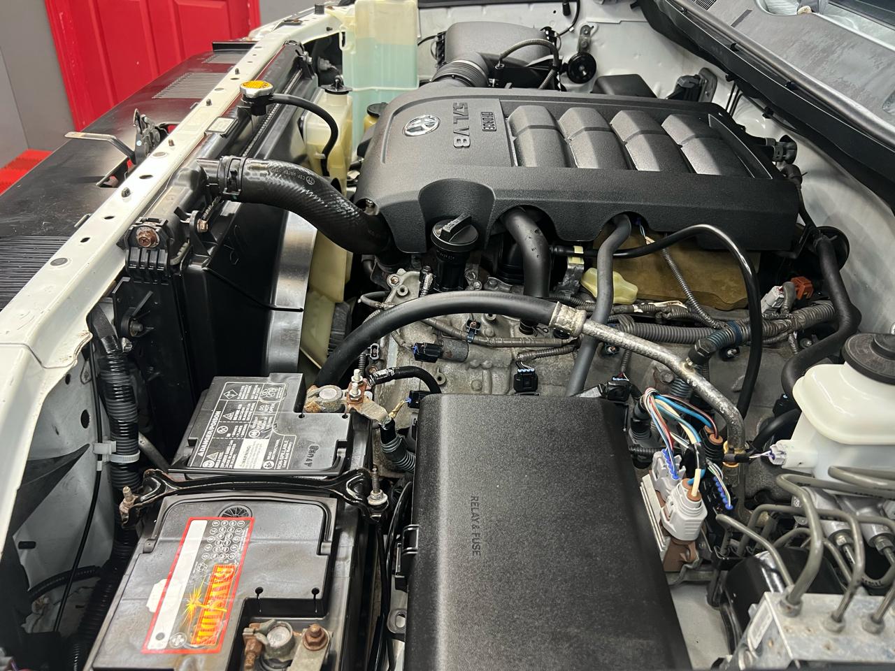 Toyota Tundra SR5 5.7L Double Cab 4WD 2016