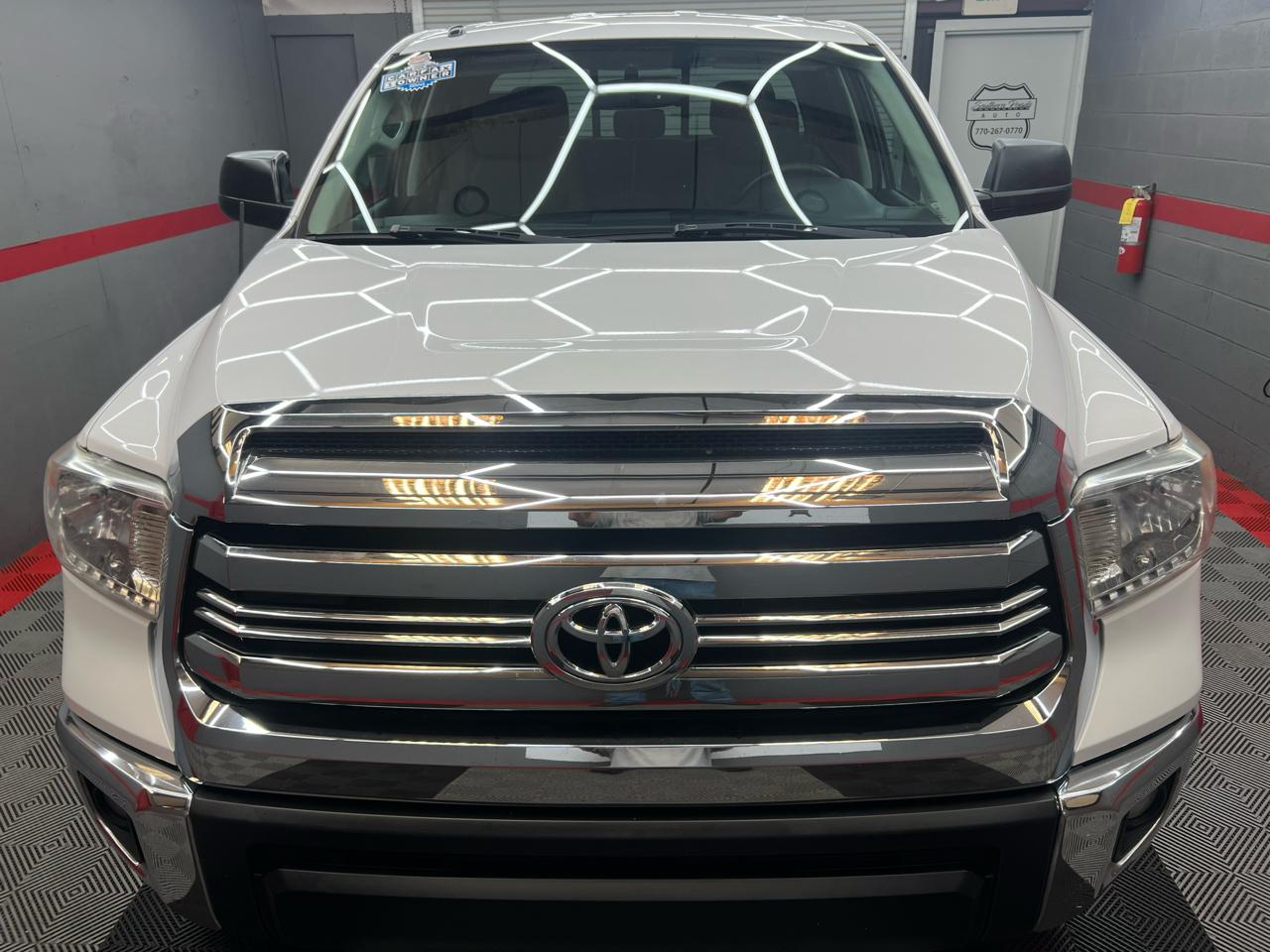 Toyota Tundra SR5 5.7L Double Cab 4WD 2016