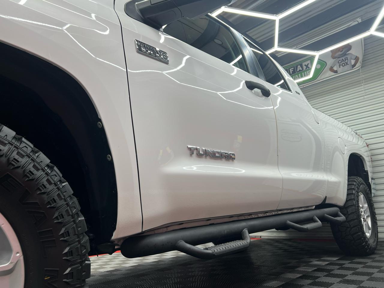 Toyota Tundra SR5 5.7L Double Cab 4WD 2016