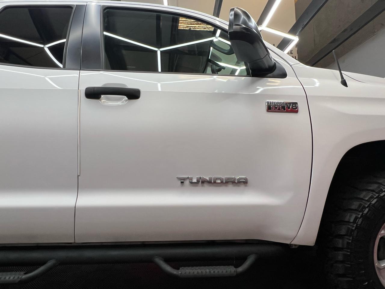 Toyota Tundra SR5 5.7L Double Cab 4WD 2016