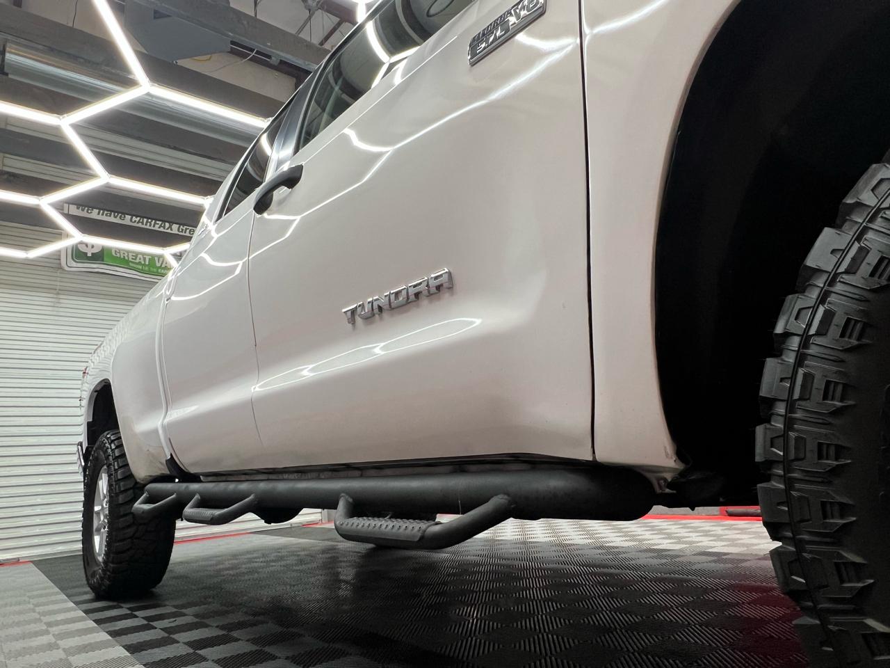 Toyota Tundra SR5 5.7L Double Cab 4WD 2016
