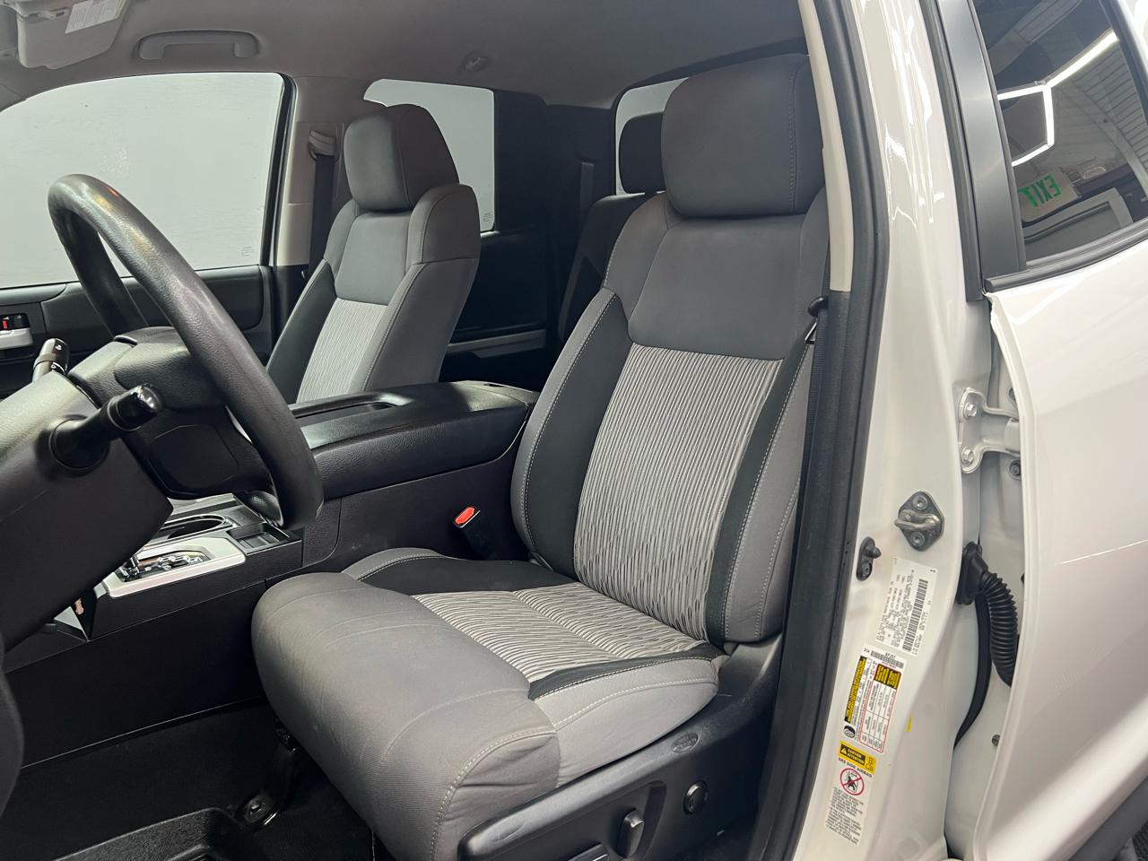 Toyota Tundra SR5 5.7L Double Cab 4WD 2016