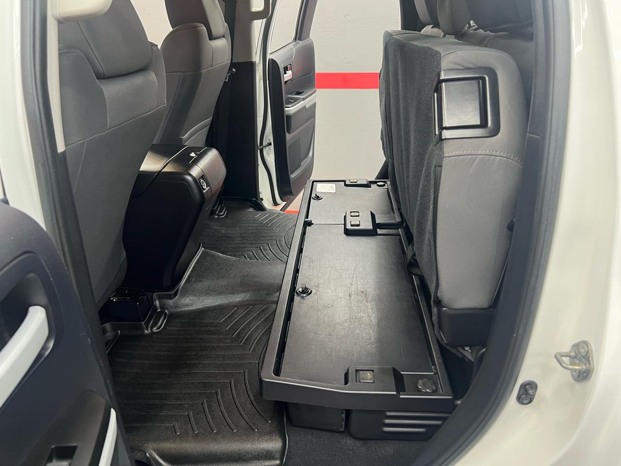 Toyota Tundra SR5 5.7L Double Cab 4WD 2016