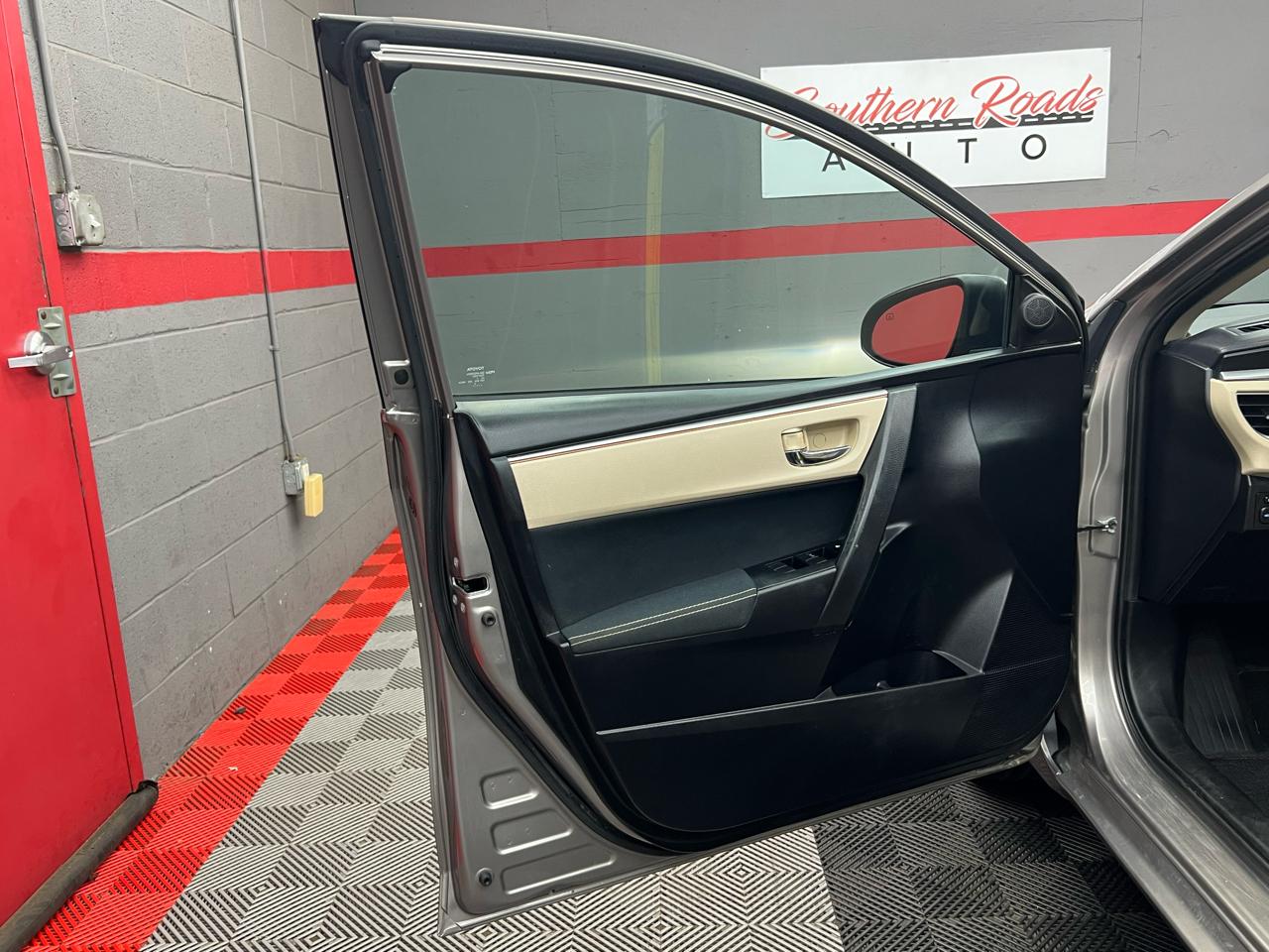 Toyota Corolla LE 2014