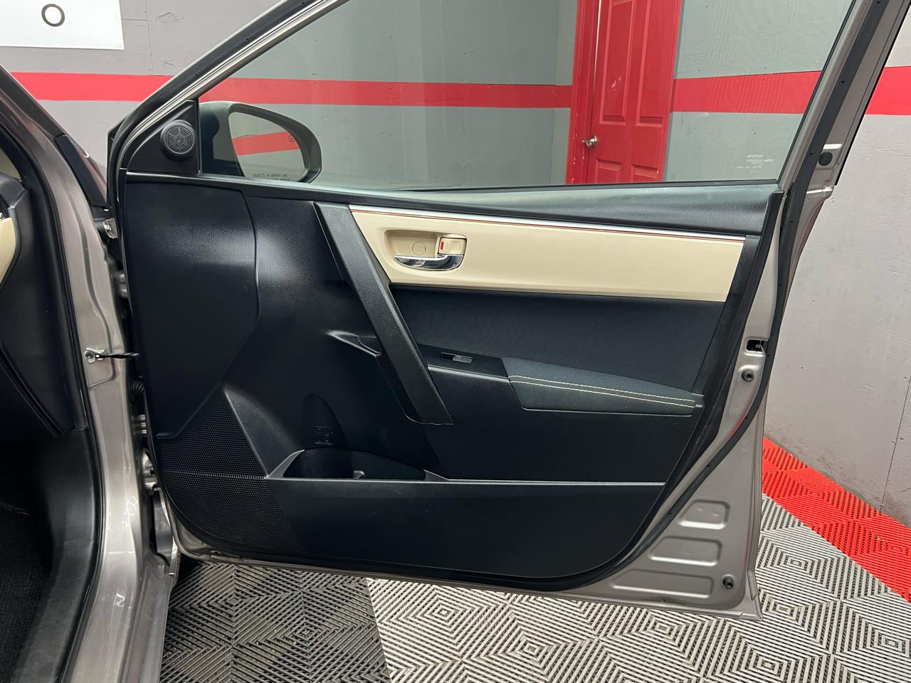 Toyota Corolla LE 2014