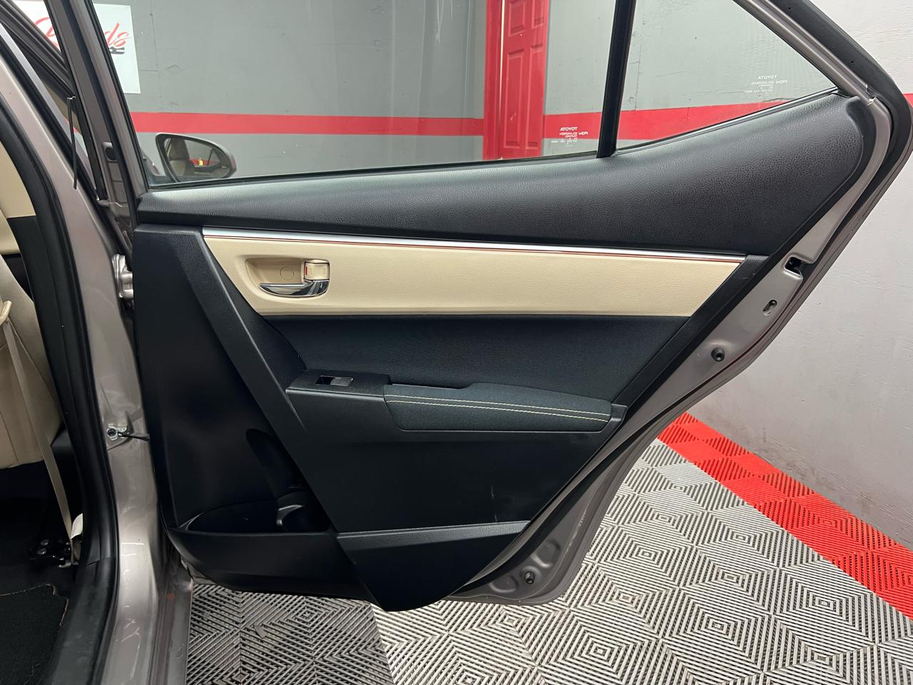 Toyota Corolla LE 2014