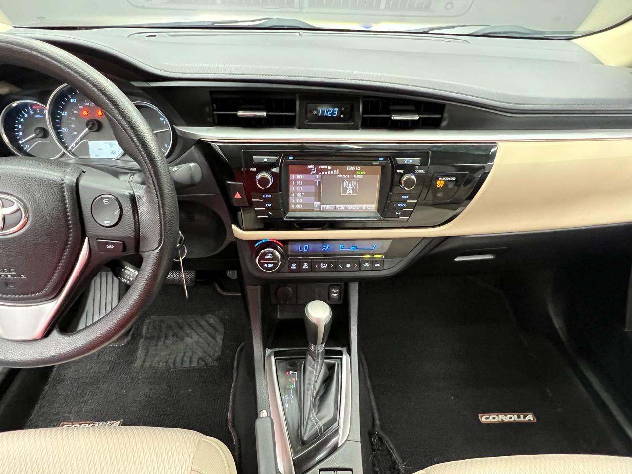 Toyota Corolla LE 2014