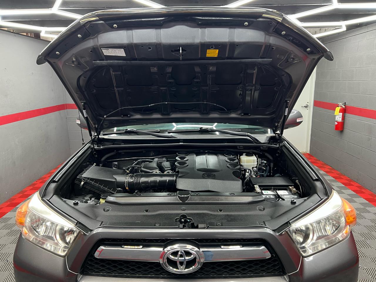 Toyota 4Runner SR5 4WD 2013