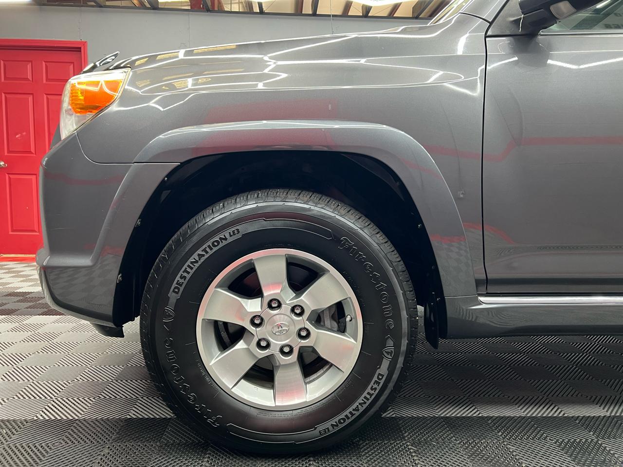 Toyota 4Runner SR5 4WD 2013