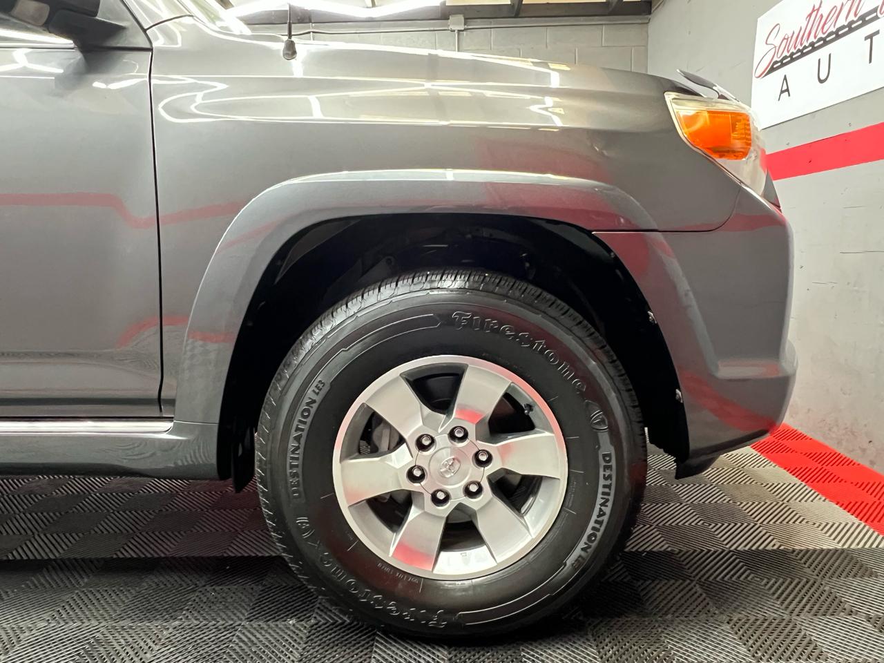 Toyota 4Runner SR5 4WD 2013