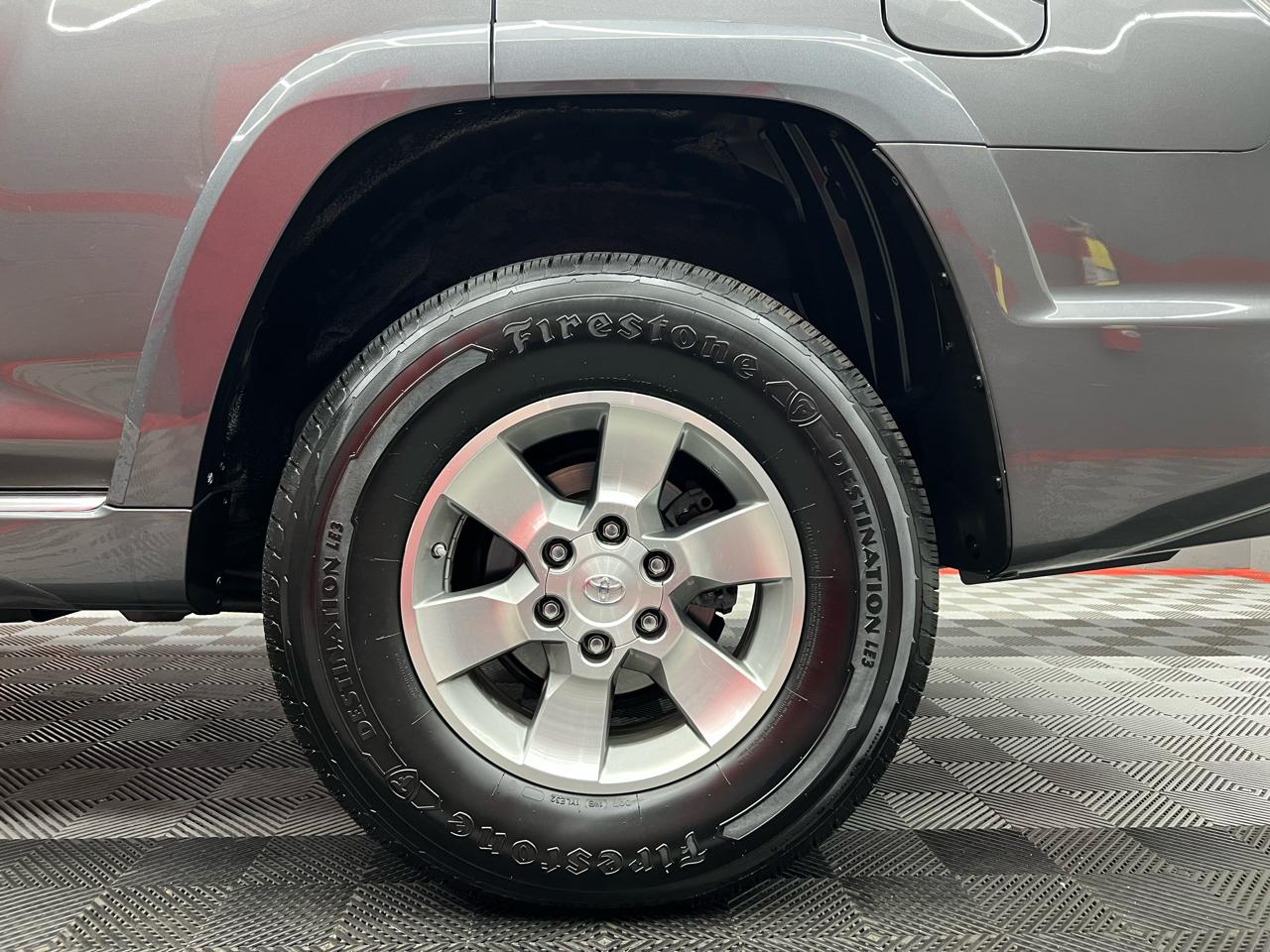 Toyota 4Runner SR5 4WD 2013