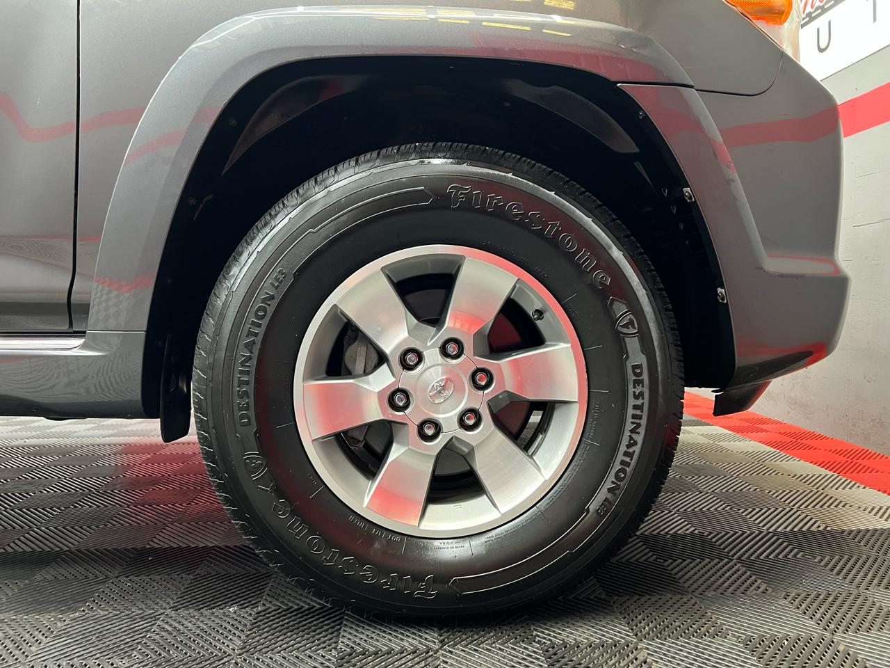 Toyota 4Runner SR5 4WD 2013