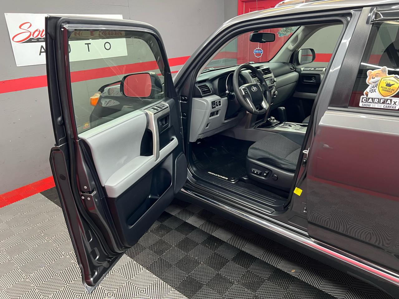 Toyota 4Runner SR5 4WD 2013