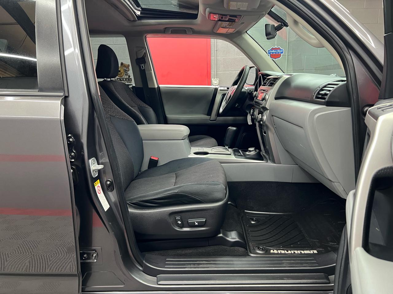 Toyota 4Runner SR5 4WD 2013