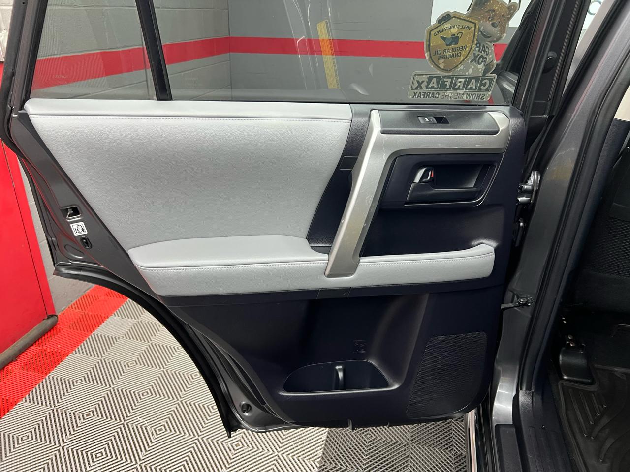 Toyota 4Runner SR5 4WD 2013