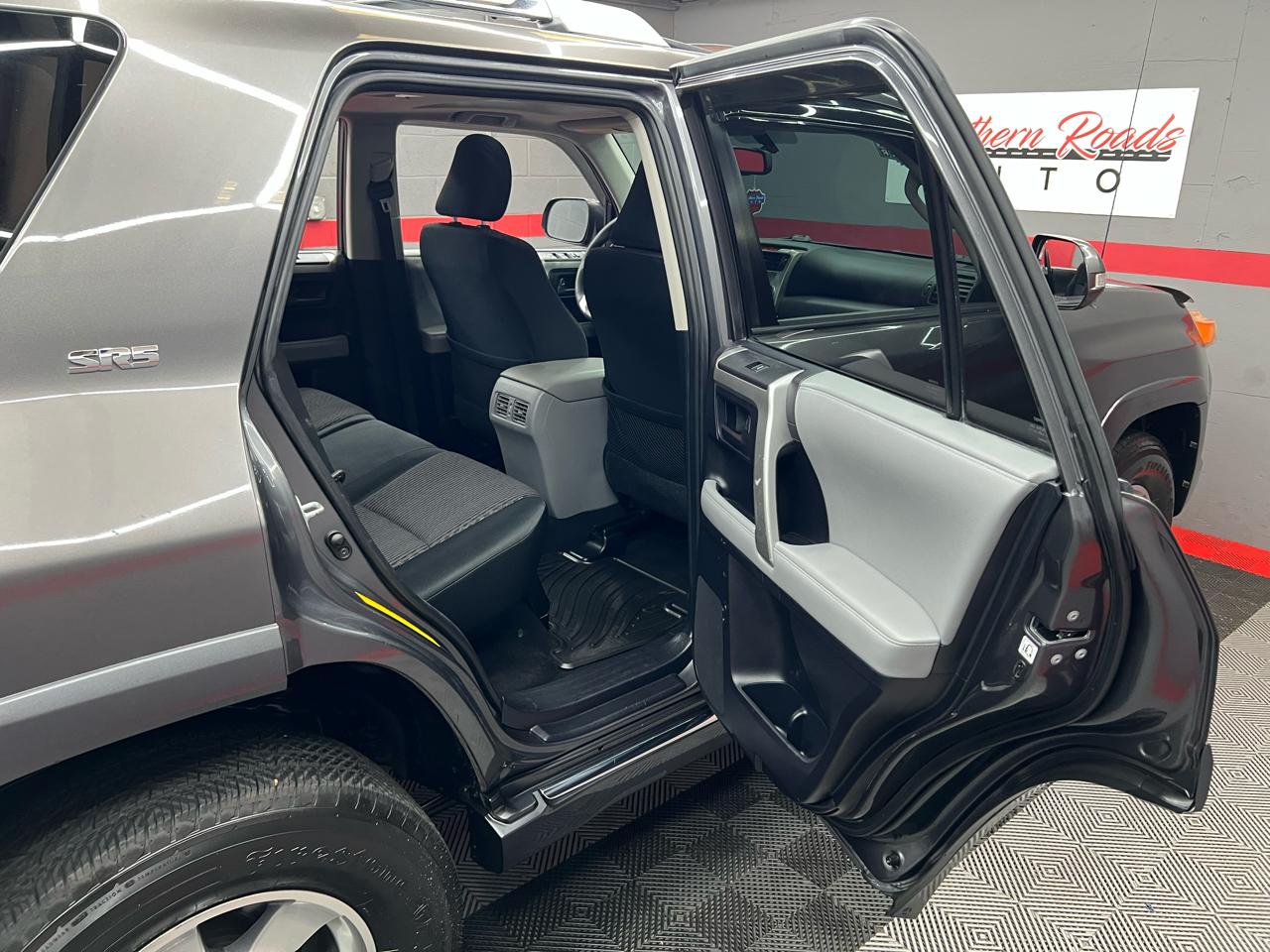 Toyota 4Runner SR5 4WD 2013