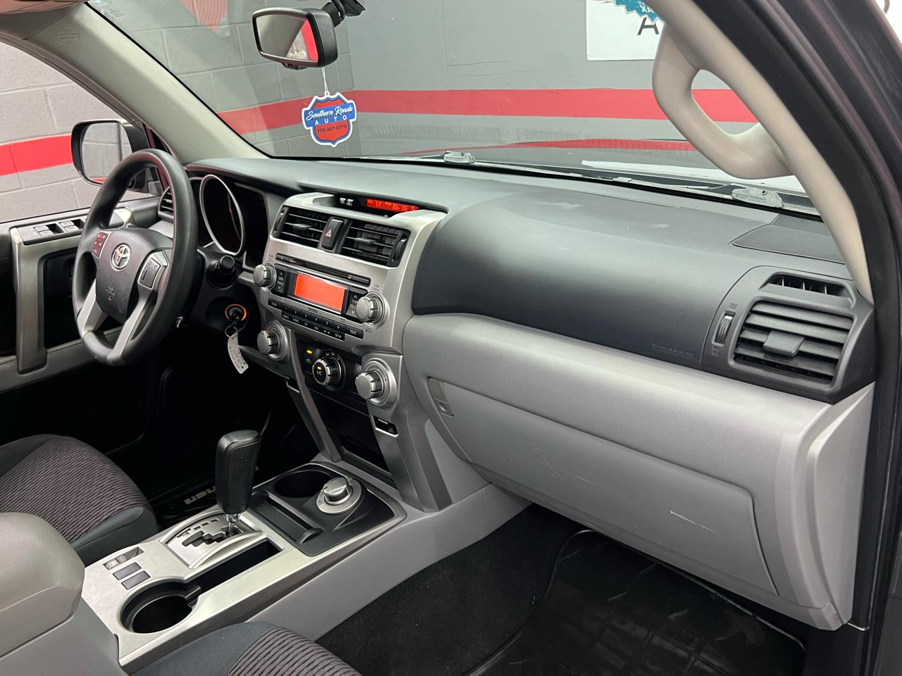 Toyota 4Runner SR5 4WD 2013