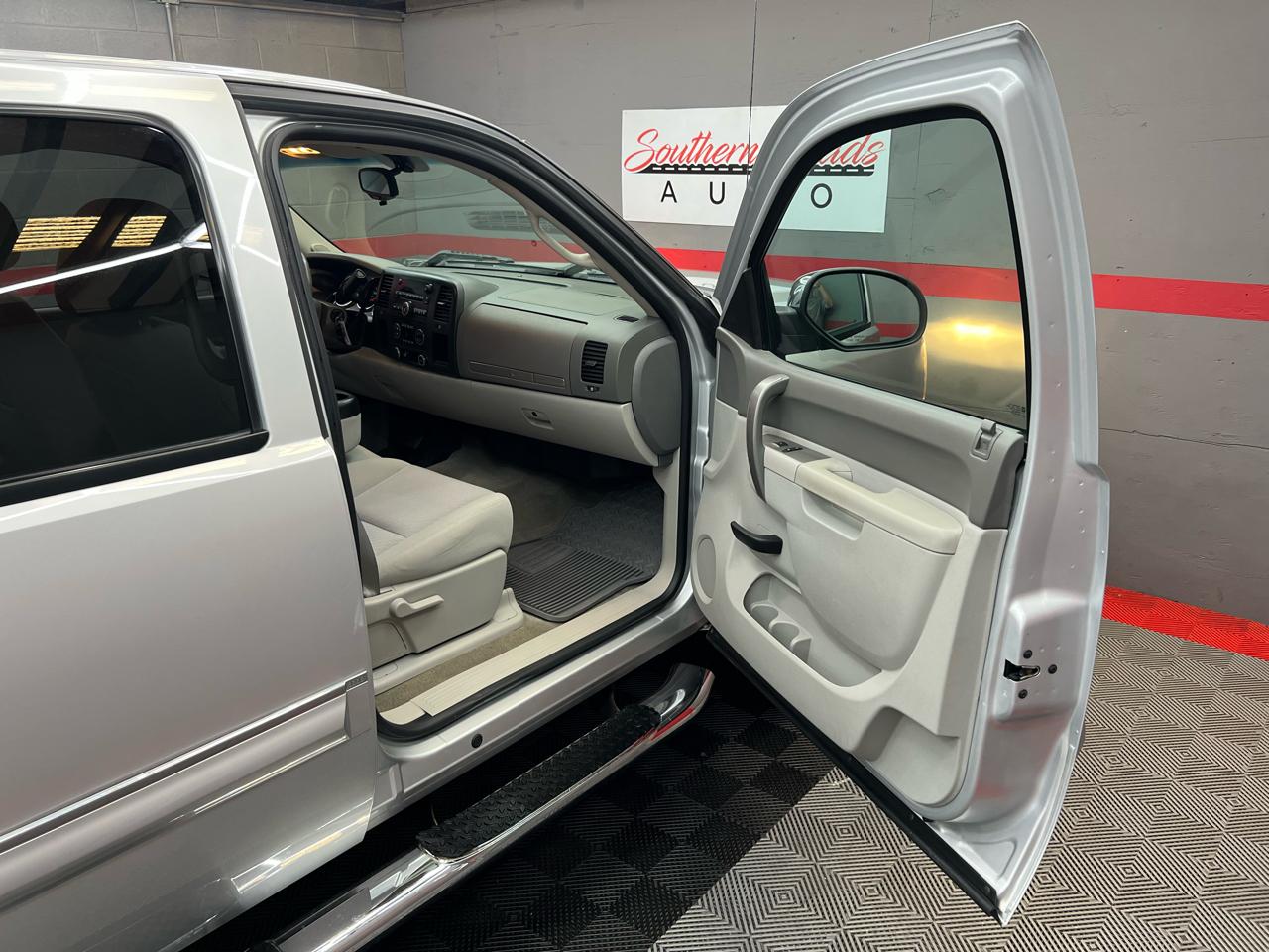 Chevrolet Silverado 1500 LT Crew Cab 2WD 2012