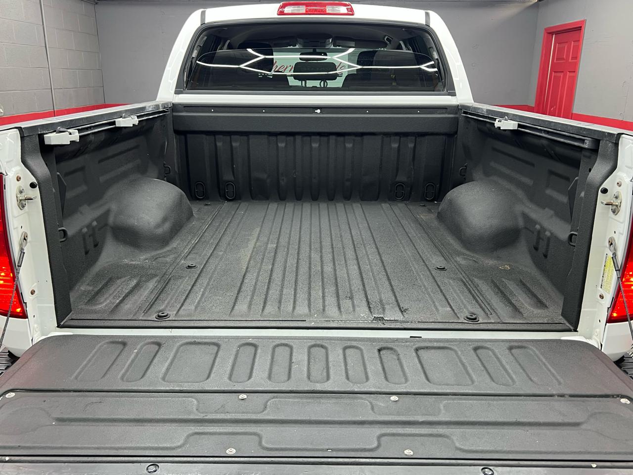 Toyota Tundra SR5 5.7L V8 FFV CrewMax 4WD 2016