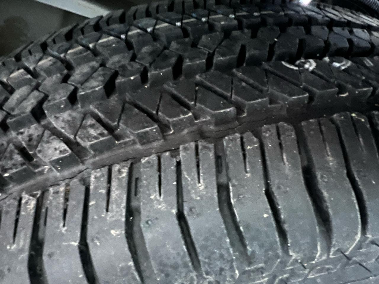Toyota Tundra SR5 5.7L V8 FFV CrewMax 4WD 2016