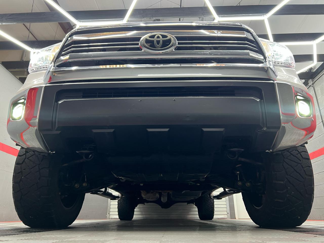 Toyota Tundra SR5 5.7L V8 FFV CrewMax 4WD 2016