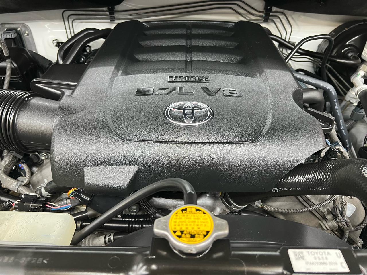 Toyota Tundra SR5 5.7L V8 FFV CrewMax 4WD 2016