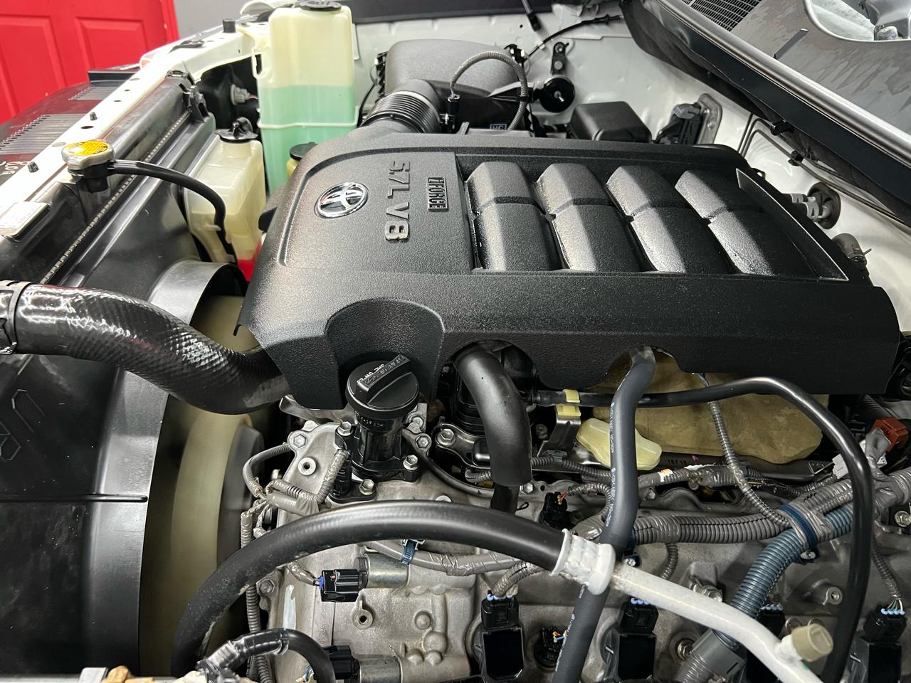 Toyota Tundra SR5 5.7L V8 FFV CrewMax 4WD 2016
